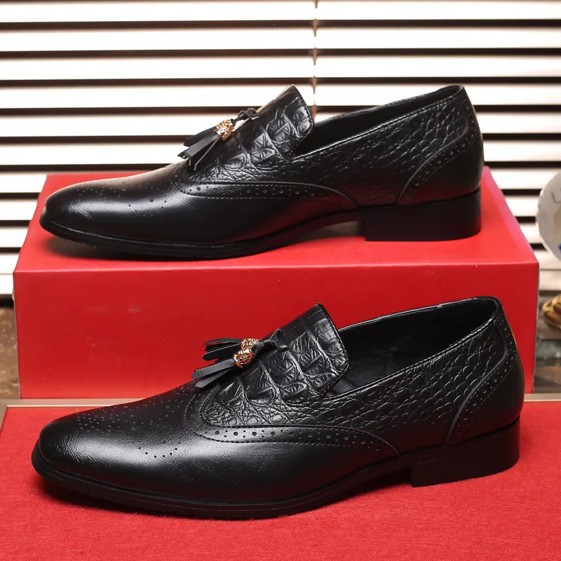 

Brand Men's Wedding Dress Shoes Pointed Toe Breathable Leather Men Business Shoes Brown Tassel Pendant Non-slip Brogue Shoes