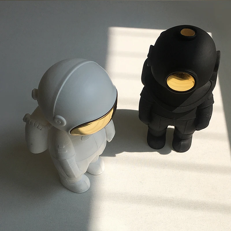 

astronaut ornaments Creative astronaut spaceman sculpture decoration Space tide play resin plating crafts
