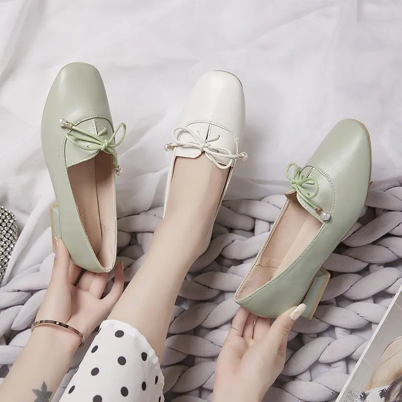 Обувь на низком каблуке с бантом Женская обувь в Корейском стиле Сезон осень