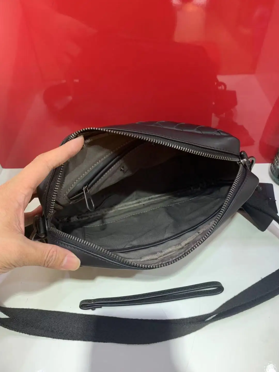 

Luxury Brand Men's Cowhide Briefcase High Quality Fashion New Leather Large Capacity Top Class Office Bag Cross Bag UYI XIII