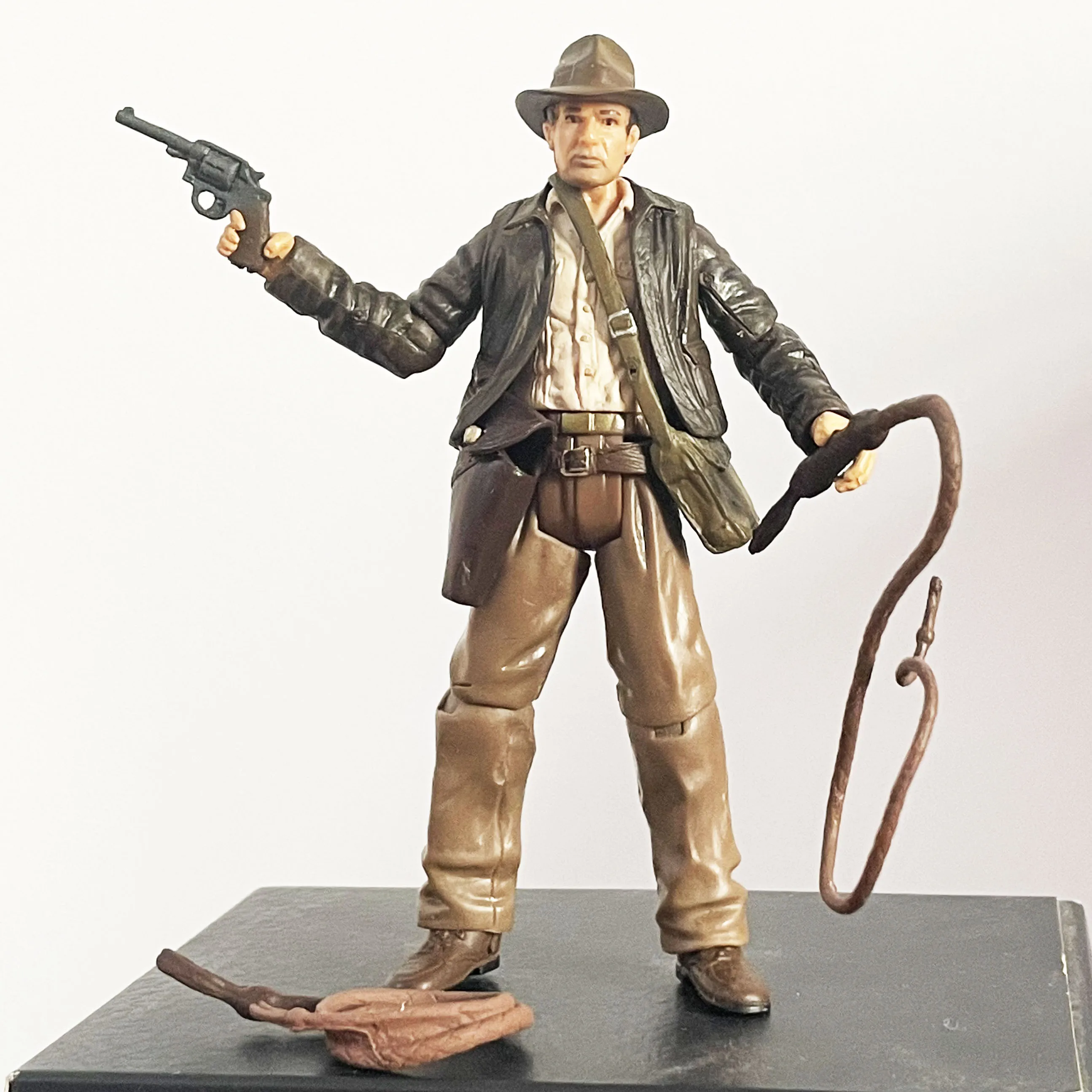 

1Pcs 10cm Cartoon anime Indiana Jones Action Figures for collection toy