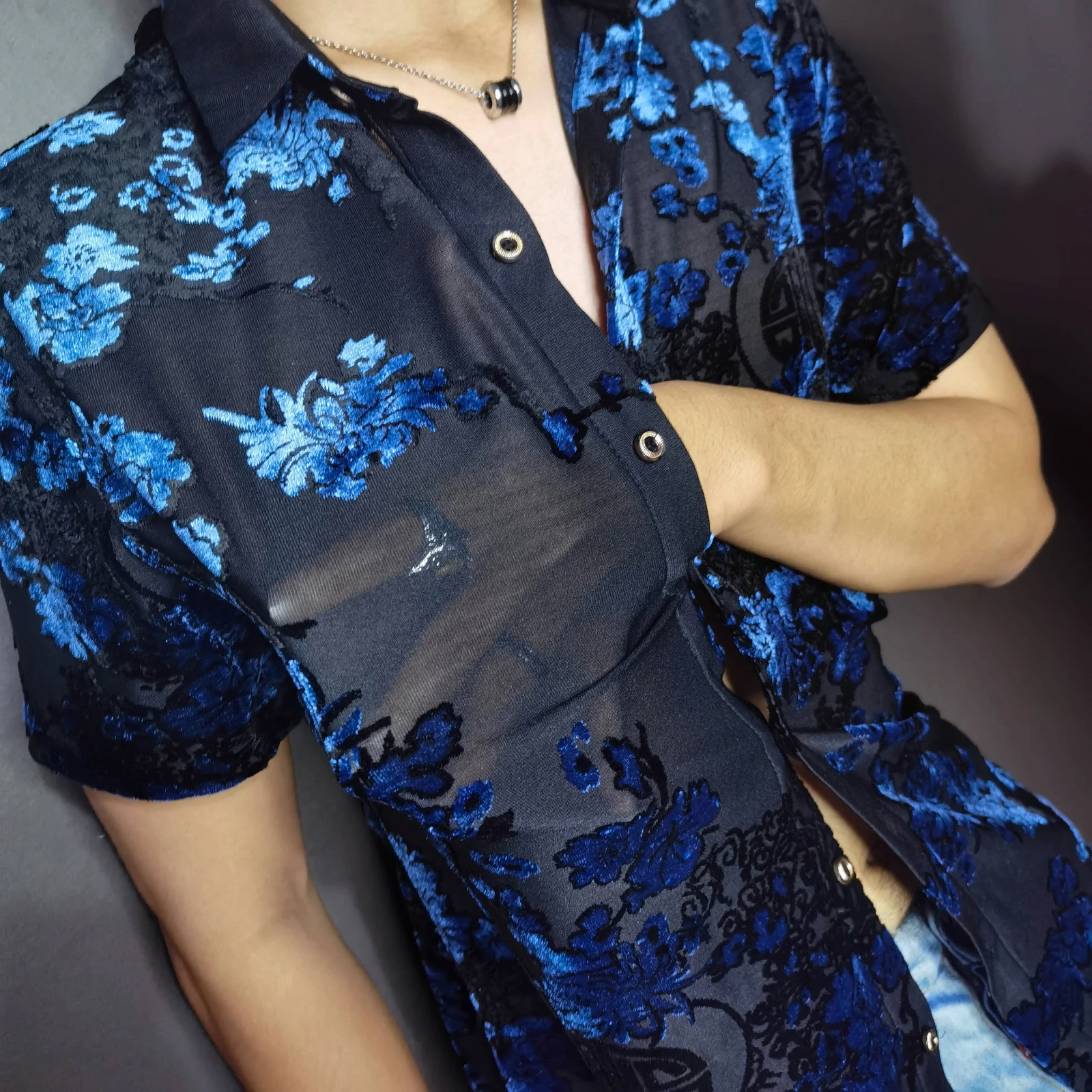 

2021 Transparent Blue Floral Shirt Masculine Soft Velvet Slim-fit Men's Clothing Nightclub Short-sleeved Sexy Shirt See Through