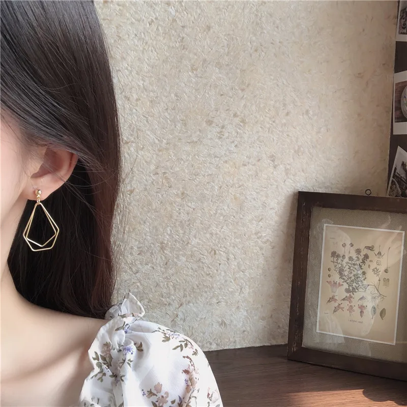 

2020 New Korean Gold Vintage Earrings For Women Metal Big Geometric Earrings Simple Hanging Dangle Earrings Fashion Jewelry