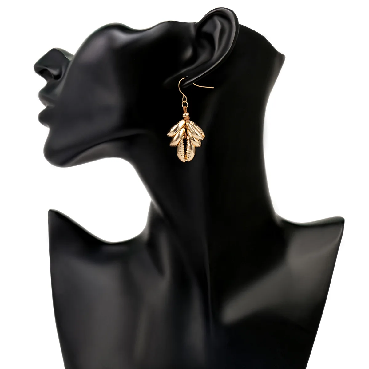 

Golden Alloy Shell Earrings For Women Charms Pendant Earrings Weddings Fashion Jewelry Birthday Gift Dropshipping