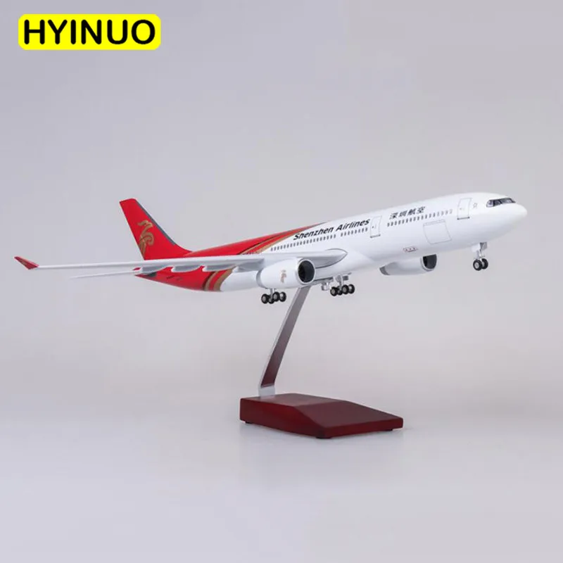 Авиакомпании Shenzhen Airlines модель самолета красного и белого цвета с колесами 47 см