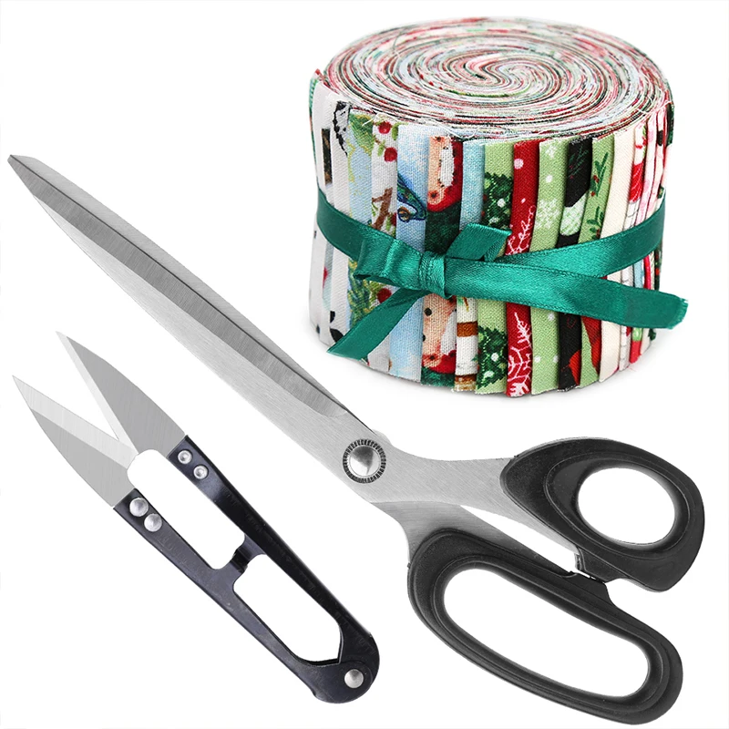 

Dailylike Jelly Roll Fabric Christmas Patchwork Fabric Printed Quilted Fabric And Sewing Scissors For DIY Needlework Handmade
