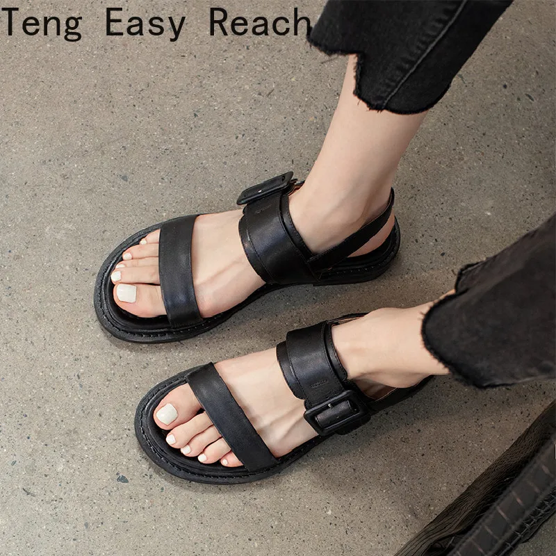 

2021 г., модные сандалии женские летние пляжные туфли на низком каблуке из натуральной коровьей кожи с металлической пряжкой и ремешком ручно...