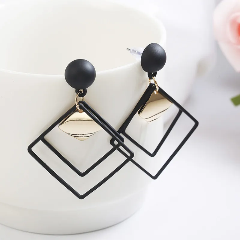 

2021 Creative Diamond Alloy Temperament Long Earrings Summer Ear Jewelry for Women