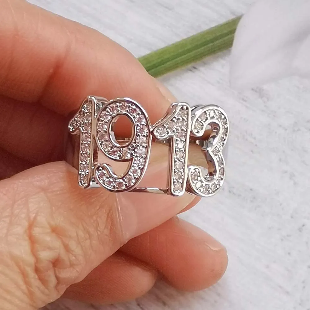 

Greece Top Quality Cubic Zirconia Silver Plated Sorority Greek 1913 Letter Finger Ring Jewelry