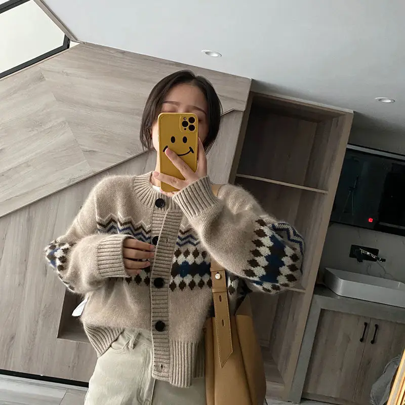 

2021 Women's Sweaters Winter Spring Plaid O-Neck Cardigans Button Puff Sleeve Checkered Oversize Sweater Tops