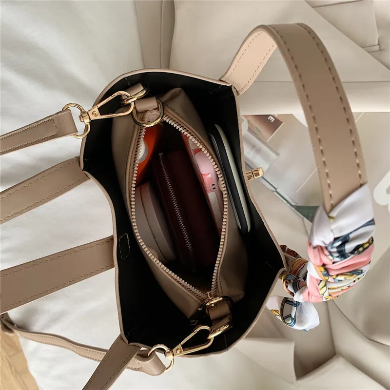 

Women Large Capacity Handbag Khaki Fashion Lady Shoulder Crossbody Bag For Appointment Youth Female Bag Literary Style
