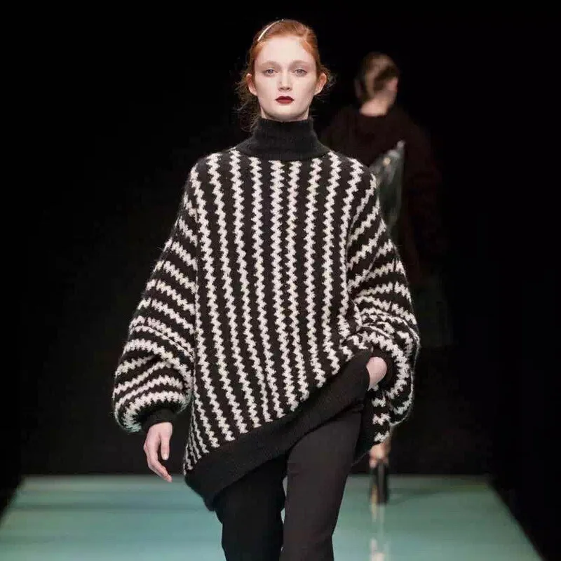 Женский свитер с длинным рукавом черный и белый пуловер в полоску вязаный