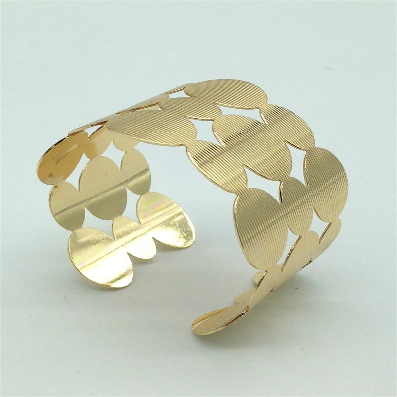 

Hollow Wide Cuff Geometric Bracelet Bangles For Women New Alloy Open Big Female Bangle Fashion Jewelry Boho Vintage Accesorios