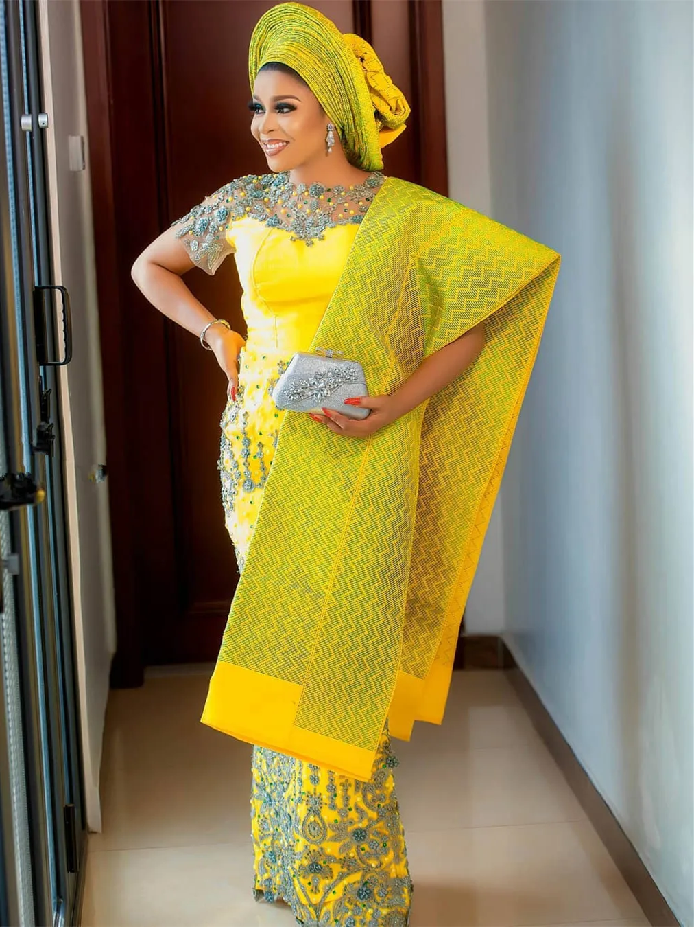 

Chic Yellow Mermaid Prom Dresses Short Sleeves Plus Size Sequins Lace Exquisite Beaded Aso Ebi Style Evening Gowns Formal Party