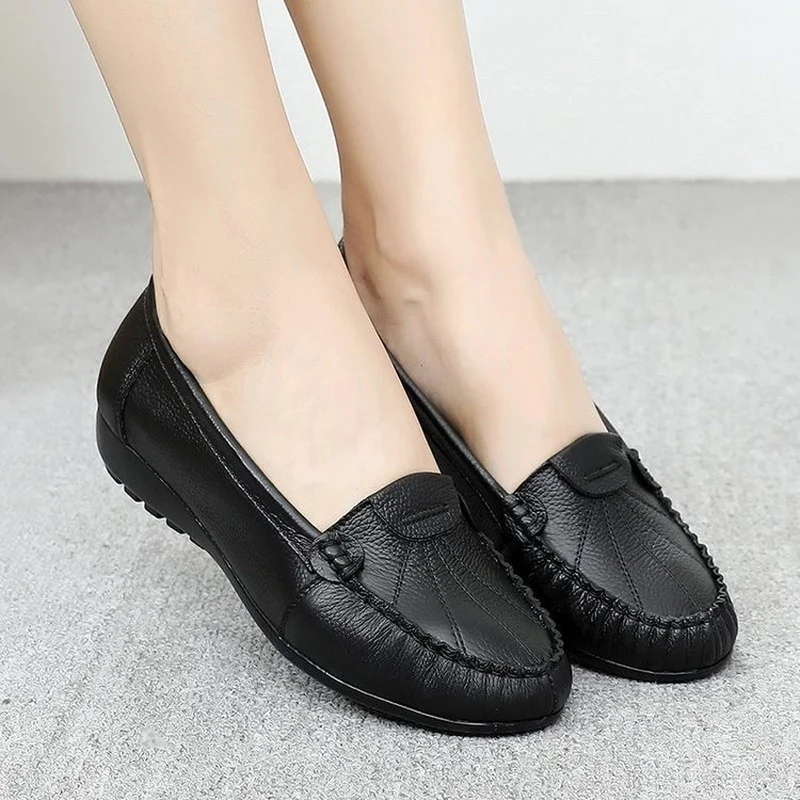 

New spring and autumn mother shoes comfortable non-slip women's single shoes soft sole peas shoes flat leather shoes