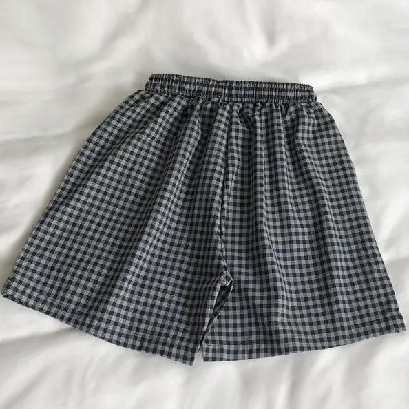 

Retro small Plaid Japanese style casual shorts women's summer new versatile slim loose straight pants