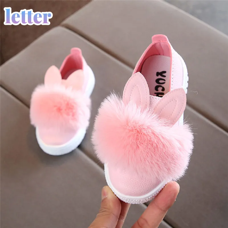 

0-18M Baby Girls Shoes Solid Pink Green White Infant Girls Shallow Rabbit Plush Ball Anti Slip Moccasins Non-Slip First Walkers