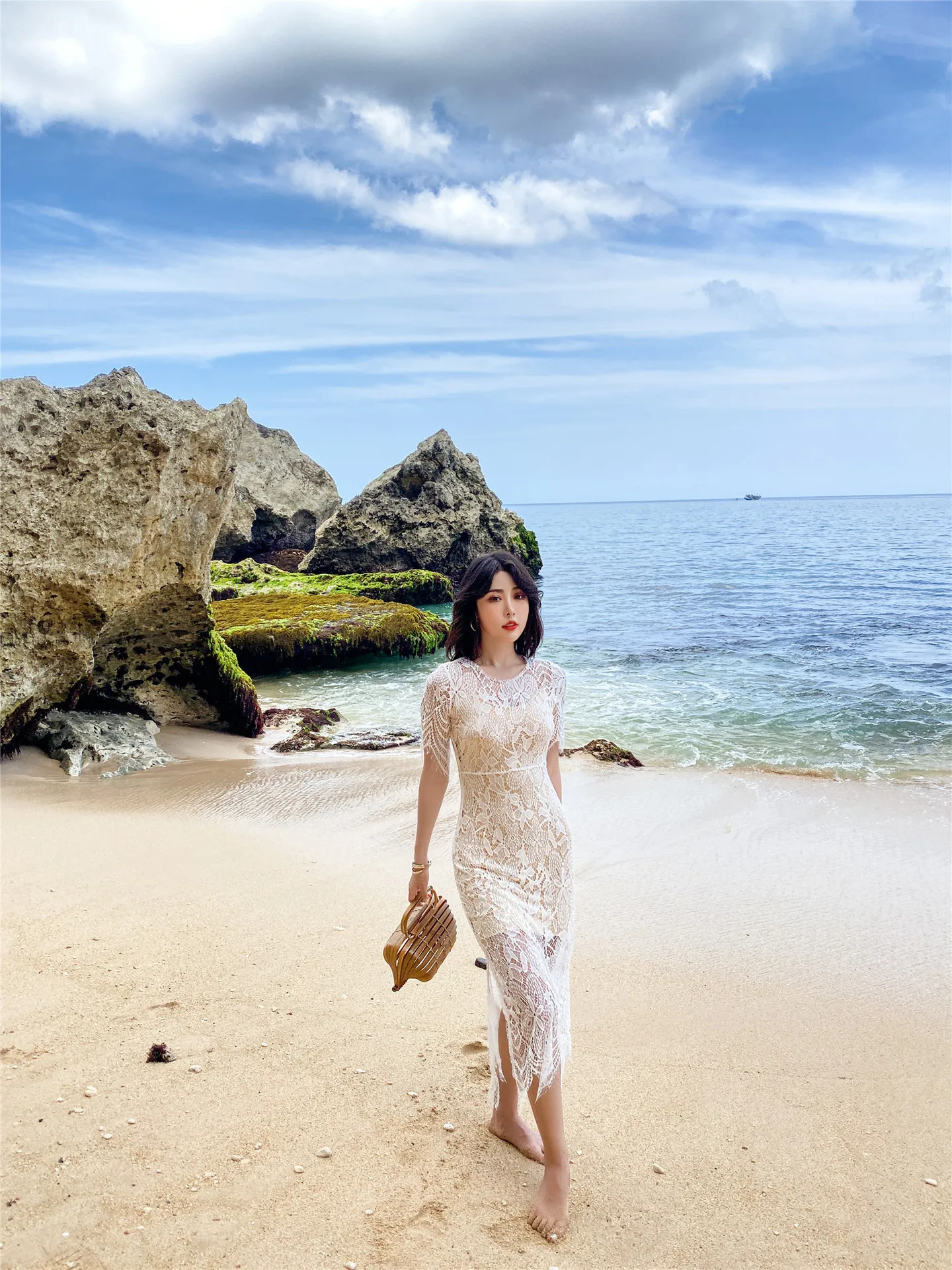 

Fashion Summer Beach Holiday White Lace Hollow Out Sexy Slim Dress Women Short Sleeve O-neck Elegant Party Backless Dress Female