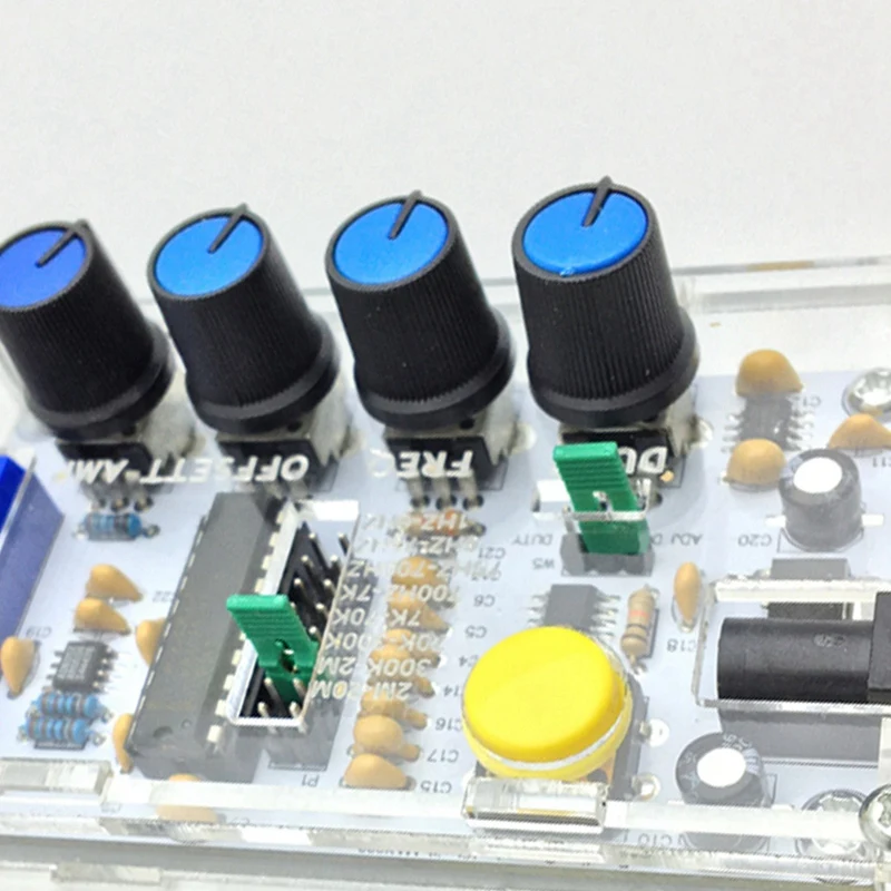 

MAX038 Signal Generator DIY Kit 1Hz-20MHz Function Generator High-Speed Op-Amp Generator Sine/Rectangular/Sawtooth