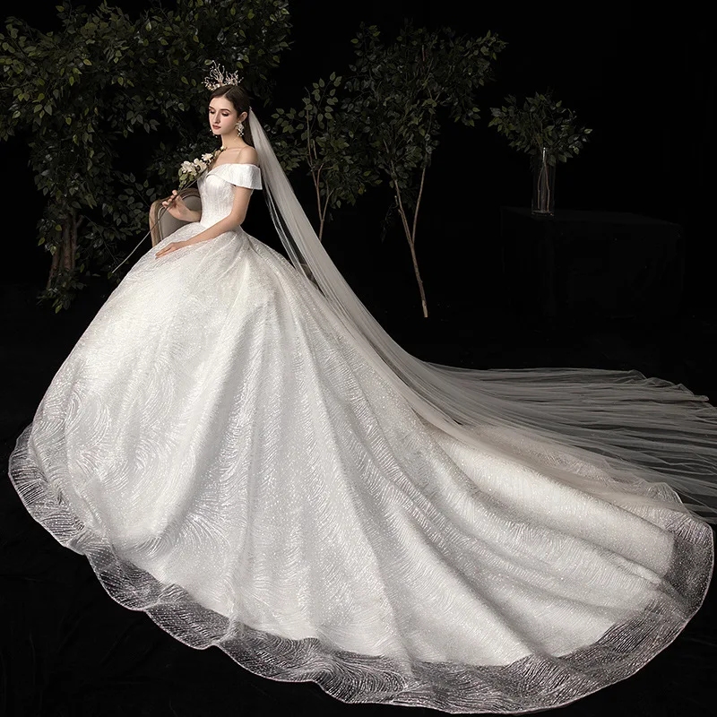 Платье Свадебное красное тонкое со звёздным небом длина плеч шлейфом для