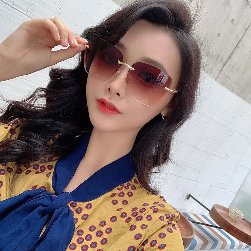 

2021 new rimless sunglasses ladies crystal trimming Europe, America and online celebrity with sunglasses tide glasses