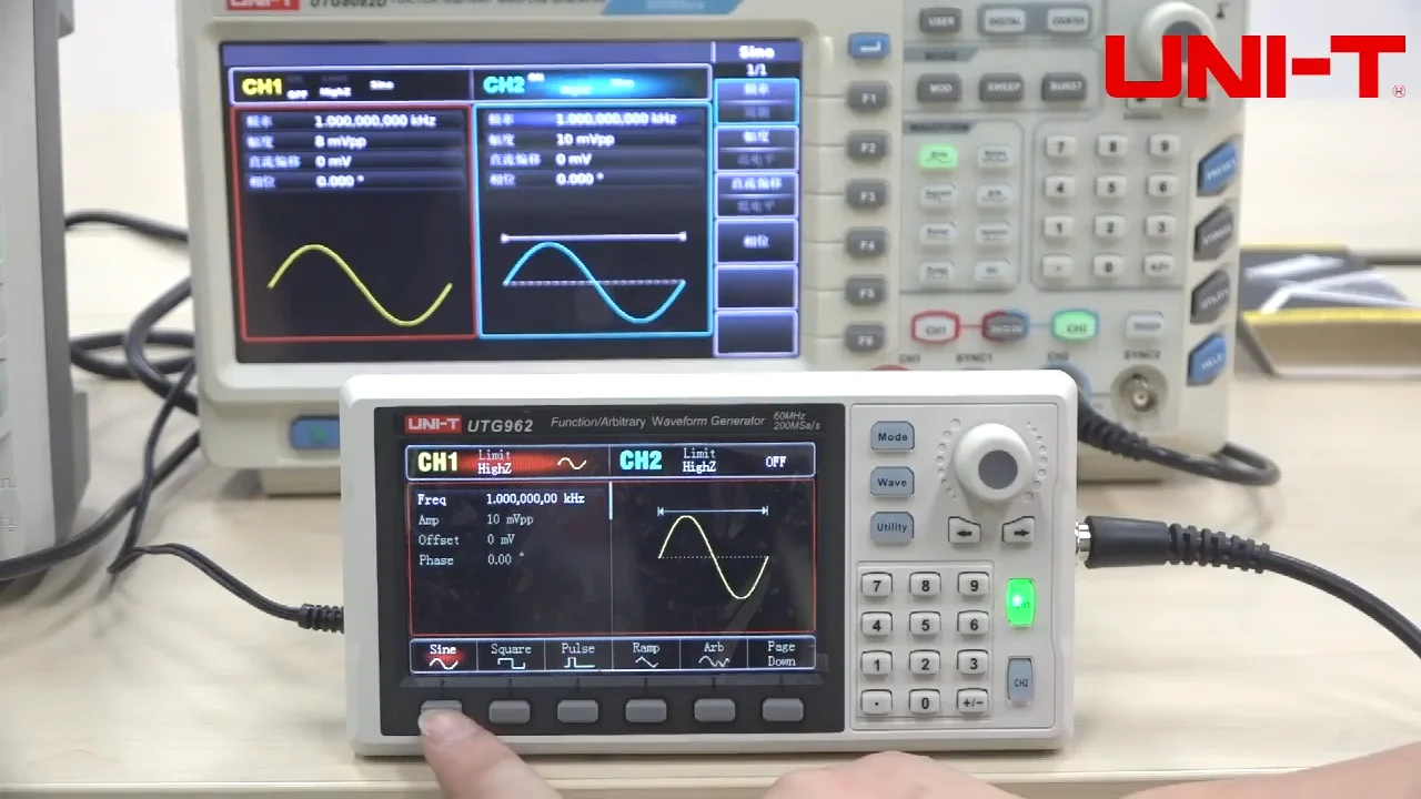 

UNI-T UTG932 Function Arbitrary Waveform Generator Signal Source Dual Channel 200MS/s 14bits Frequency Meter 30Mhz