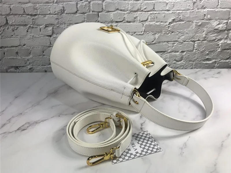 Весна/Лето Новое поступление Оригинальные женские сумки FURLA, высокое качество, маленькие размеры, женские меховые сумки белого цвета, размер 24 см* 22 см* 16 см