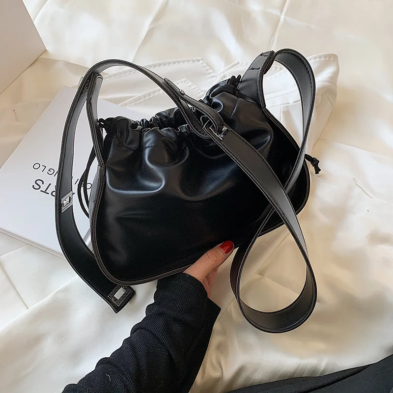 

Summer New Small Bag Female 2021 Korean Fashion All-match Shoulder Bag Small Fresh Texture PU Soft Leather Fold Crossbody Bag