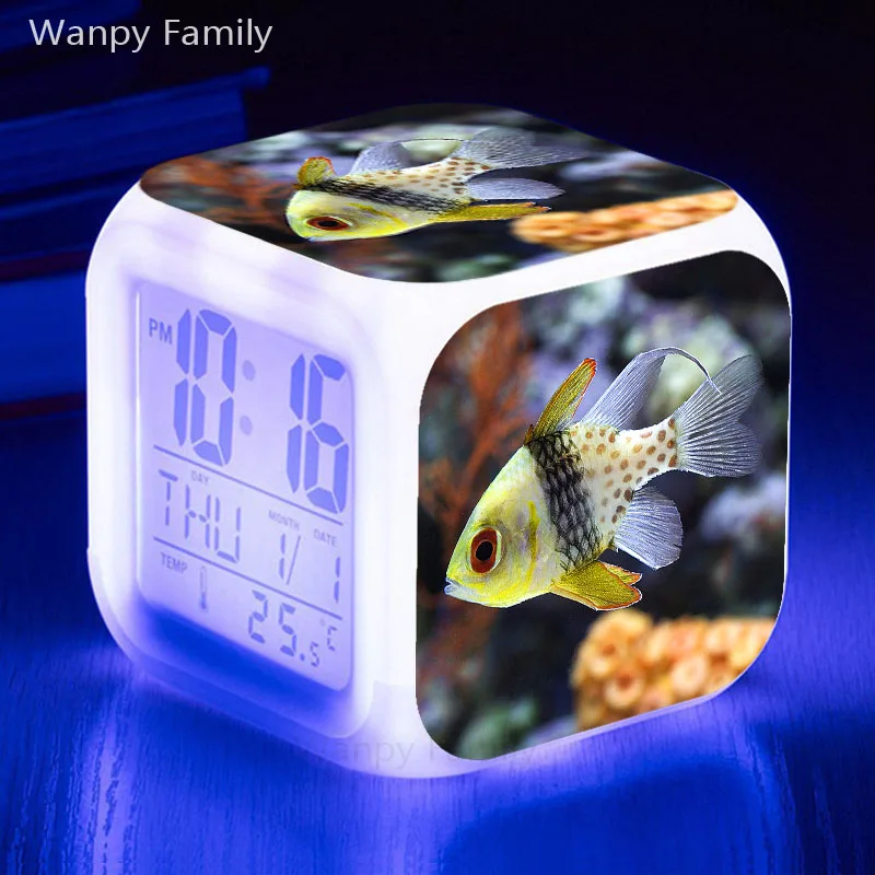 Мультяшный принт рыбы 7 меняющих Цвет светящиеся светодиодные цифровые