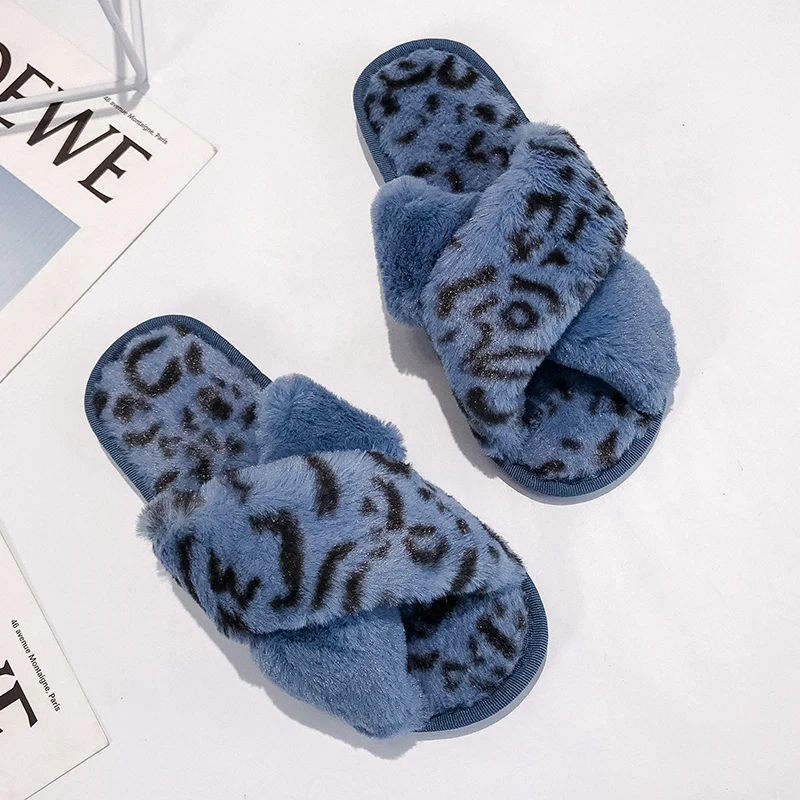Leopard blue Зимние женские домашние тапочки; модная теплая обувь с искусственным мехом; женские слипоны на плоской подошве; женские шлепанцы; Цвет черный, розовый; удобные домашние меховые Тапочки - Цвет: Leopard blue