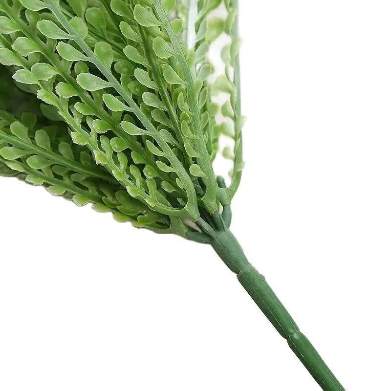 Новые зеленые растения, посаженные в горшки, декоративные материалы папоротника, распыление цветов пластиковая имитация травы фальшивая.