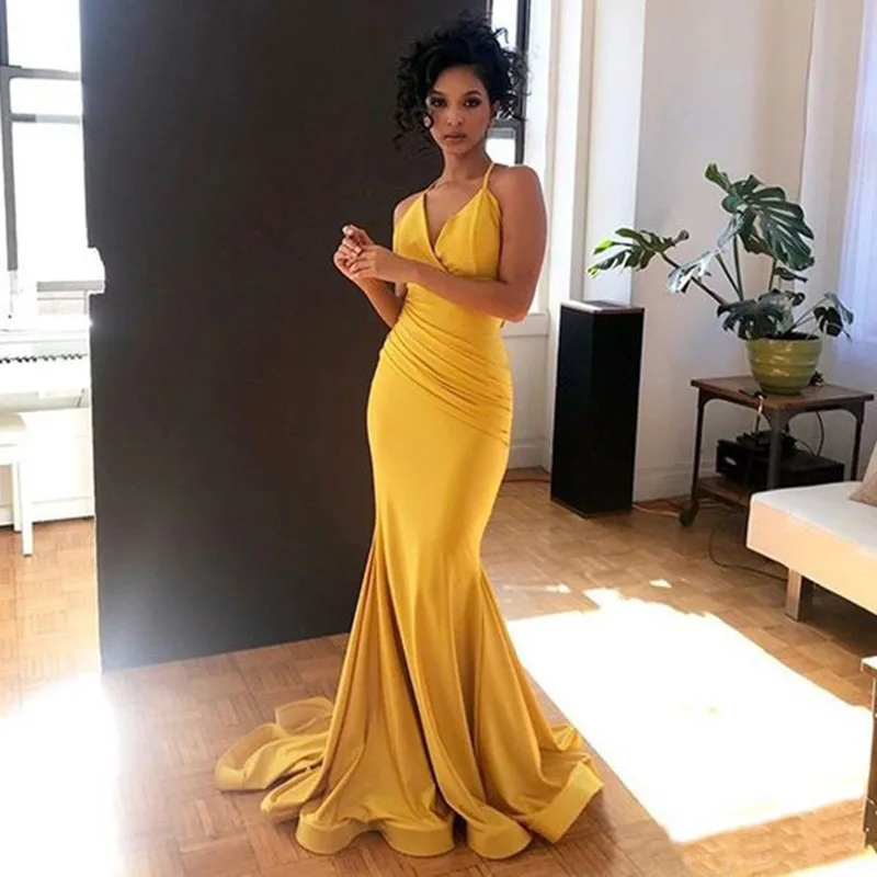 

Elegant Gold Yellow Arabic Dubai Prom Dress V-Neck Sexy Mermaid Long Evening Gown Plus Size 2021 Vestido De Fiesta