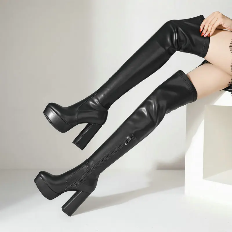 Ботфорты женские на платформе и толстом каблуке модные облегающие сапоги до