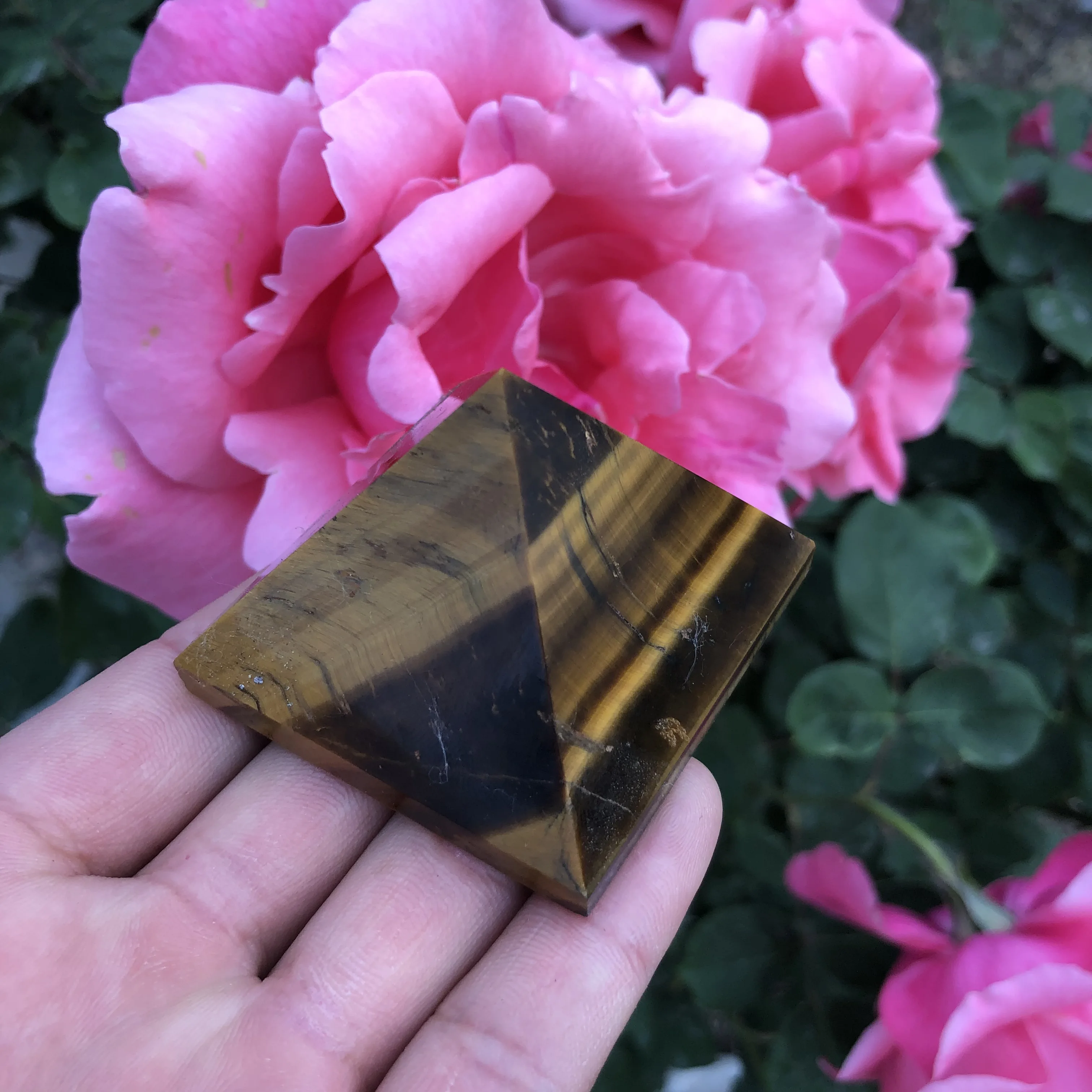 

50mm Chinese quartz crystal tiger eye stone pyramid