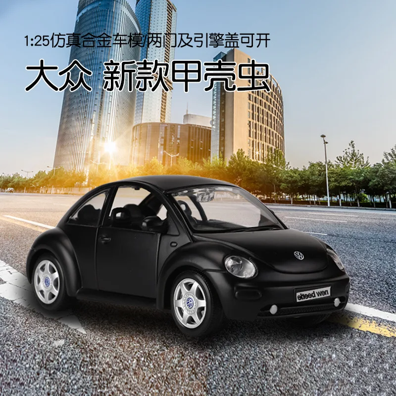 Модель автомобиля Maisto 1:25 Volkswagen New Beetle из сплава декоративная Коллекционная