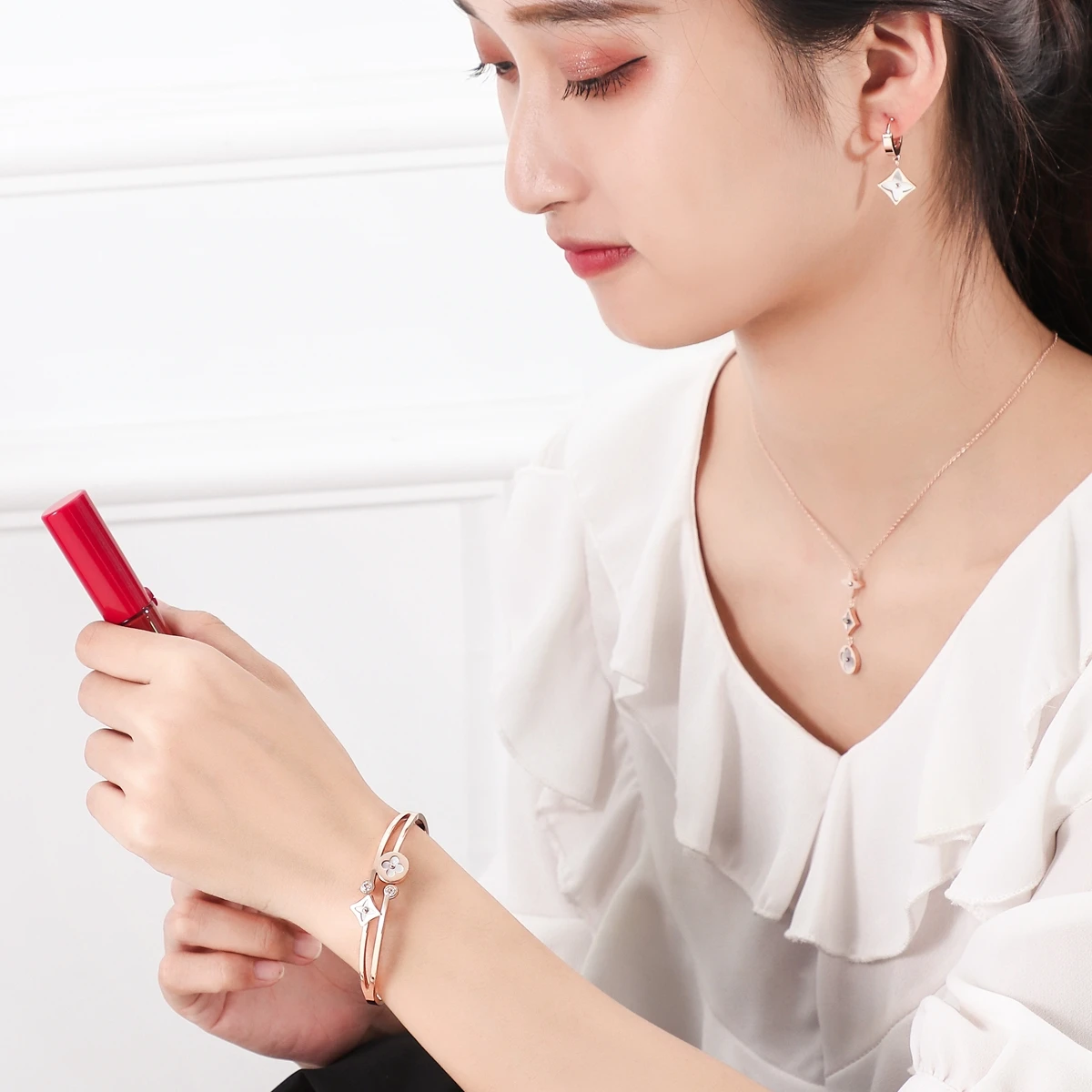 

Women's Gift Sets 3Pcs/Set Rose Gold Jewelry 316 Stainless steel Necklace and Bracelet Gift Box Set Hot Selling