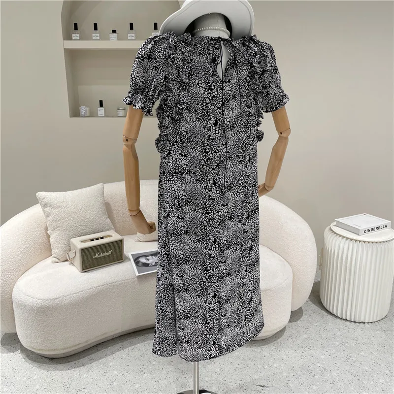 

New Women's Spring Summer 2021 Vintage Floral Dress temperament Round neck Bubble Sleeve long Dress