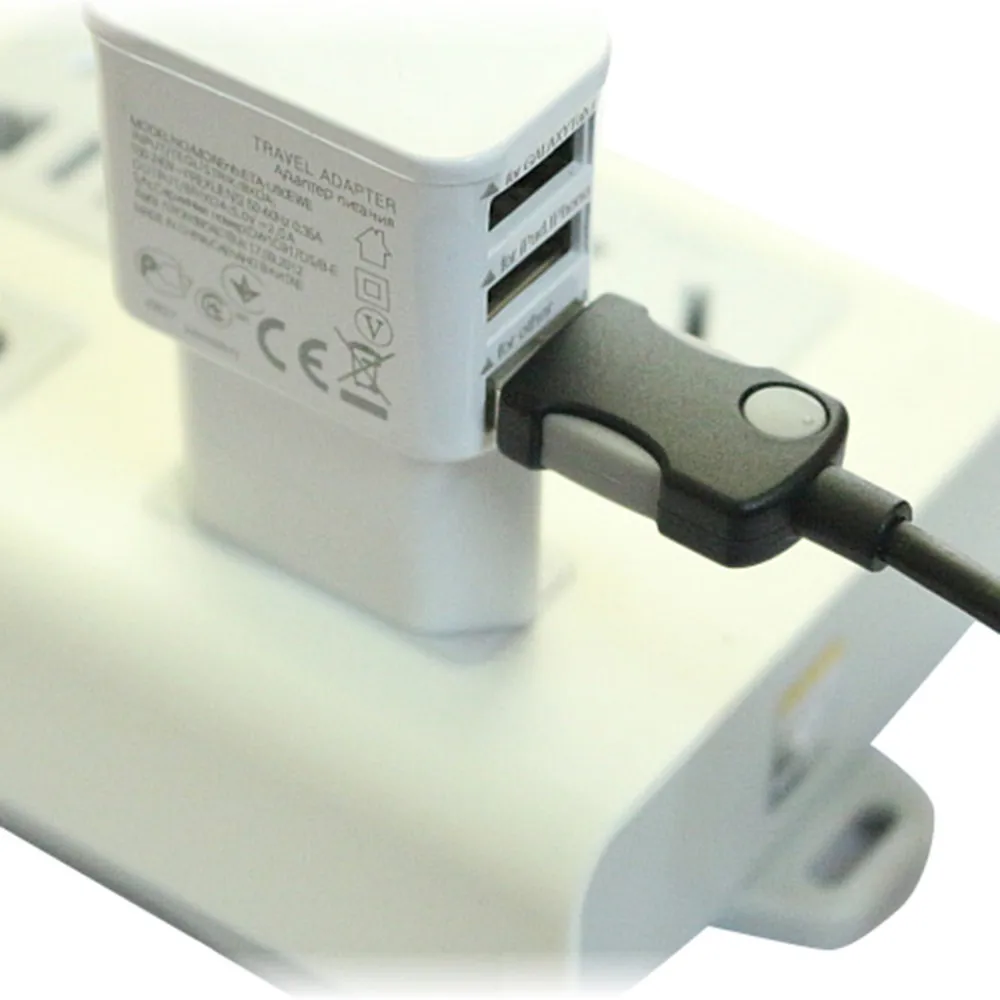 Универсальное сетевое зарядное устройство с 3 USB портами и евровилкой 100