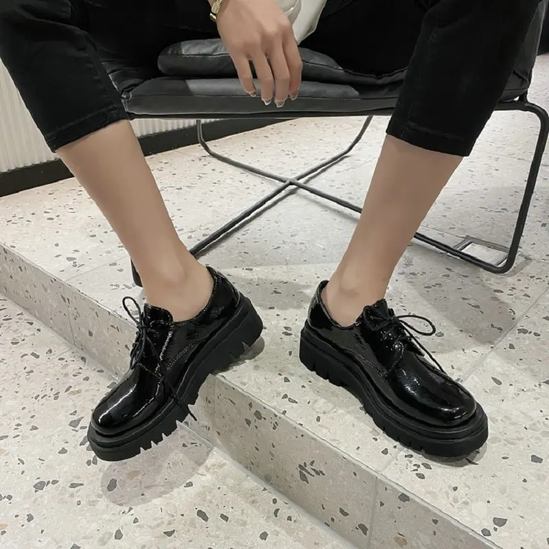 

ZawsThia 2021 Spring Patent PU Leather Round Toe Casual Platform Flats For Woman Leisure British Women Brogue Shoes Big Size 43