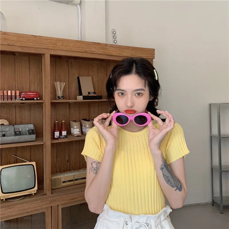 Женская летняя приталенная куртка однотонная короткая футболка с коротким