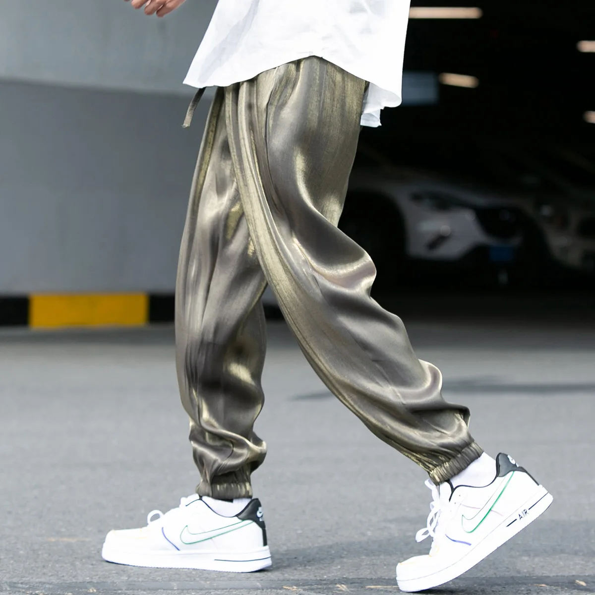 

New Mens Summer Smooth Fabric Silk 2021 Trousers Ice Silk Casual Loose Shiny Pants Thin Color Track Harem Pants