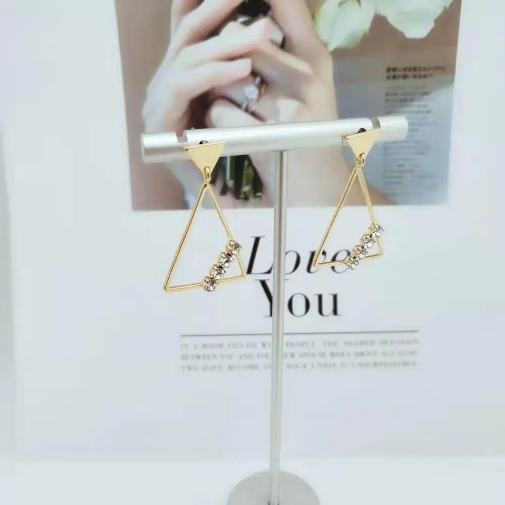 2020 Новые поступления золотые серьги Модные ювелирные изделия Свадебные вечерние