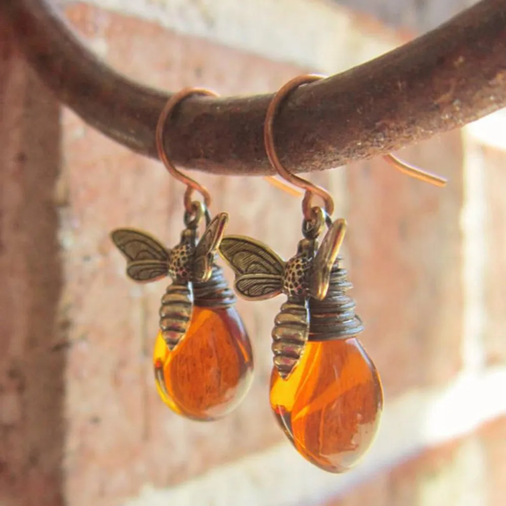 

Vintage Women's Fashion Bee Earrings Water Drop Honey Amber Earrings For Women Wedding Dangle Earrings Anniversary Gift Jewelry