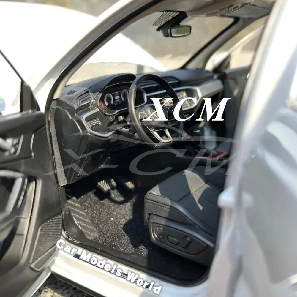 Модель литая автомобиля для всех новых моделей Q3 2019 1:18 (белый) + небольшой