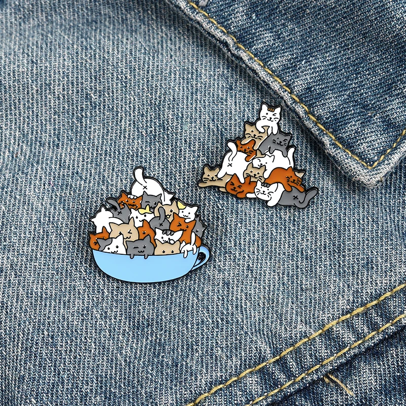 

Hey cat family Coffee Cup A of Enamel Pin Cat Brooches Bag Lapel Pin Cartoon Animal Kitten Badge Jewelry Gift for Kids Friends