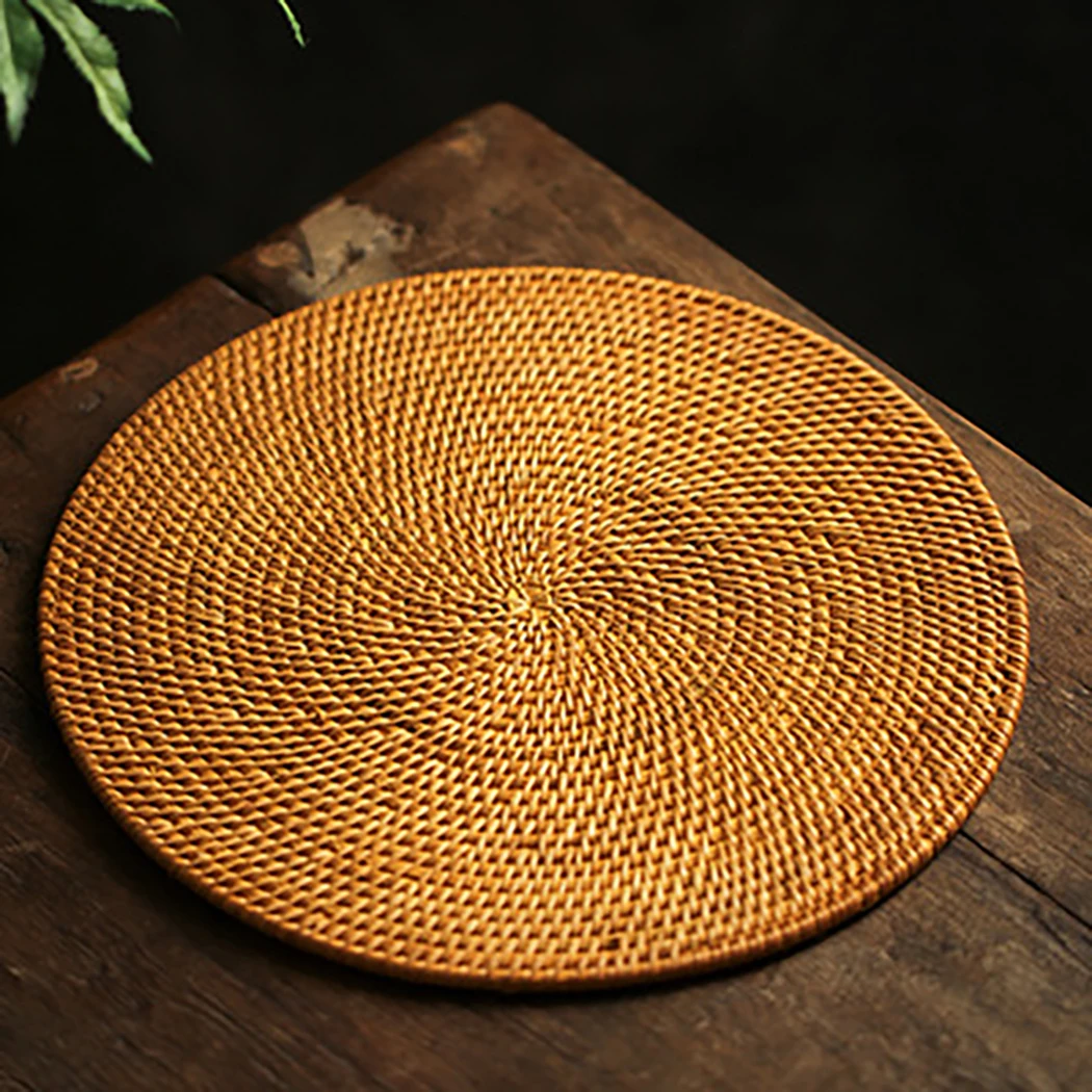 

1Pcs Round Natural Rattan Coasters Bowl Pad Handmade Insulation Placemats Table Padding Cup Mats Kitchen Decoration Accessories