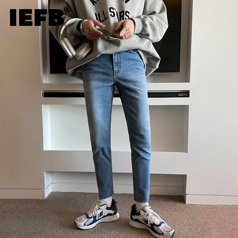 

IEFB Mens Korean Denim Trousers Fashion Chic Autumn Winter Light Blue Jeans New Slim Mid Waist Straight Ankle-length Pants 2023