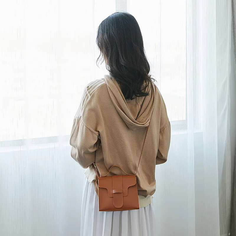 

Small bag women New Korean version of small square bag wide shoulder strap fashion Joker shoulder Messenger bag Leather Handbag
