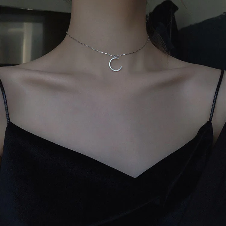 

Delicate Jewelry Moon Pendant Necklace High Quality Shiny Crystal Hot Selling Chain Choker Necklace For Women Gifts