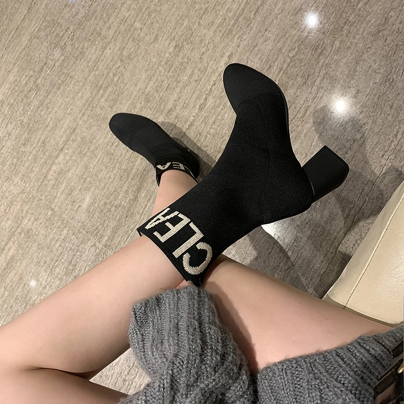 

2020 spring and autumn new Martin boots square head thin and thin boots knitted elastic socks boots high-heeled short boots Z991
